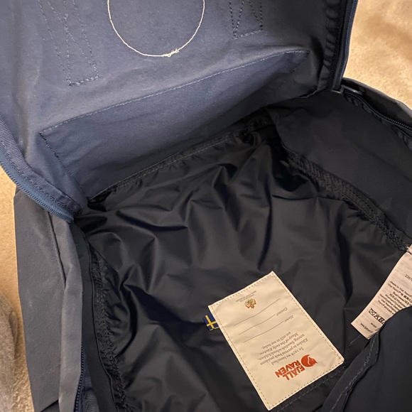 SOLD ON MERC@RI - Picture 4 of 5